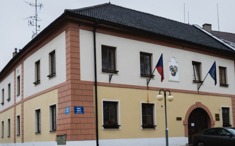 Přinášíme informace o jednání zastupitelstva a na podnět z jednání zastupitelstva zveřejňujeme zprávu ČŠI o výsledcích poslední kontroly v naší škole.